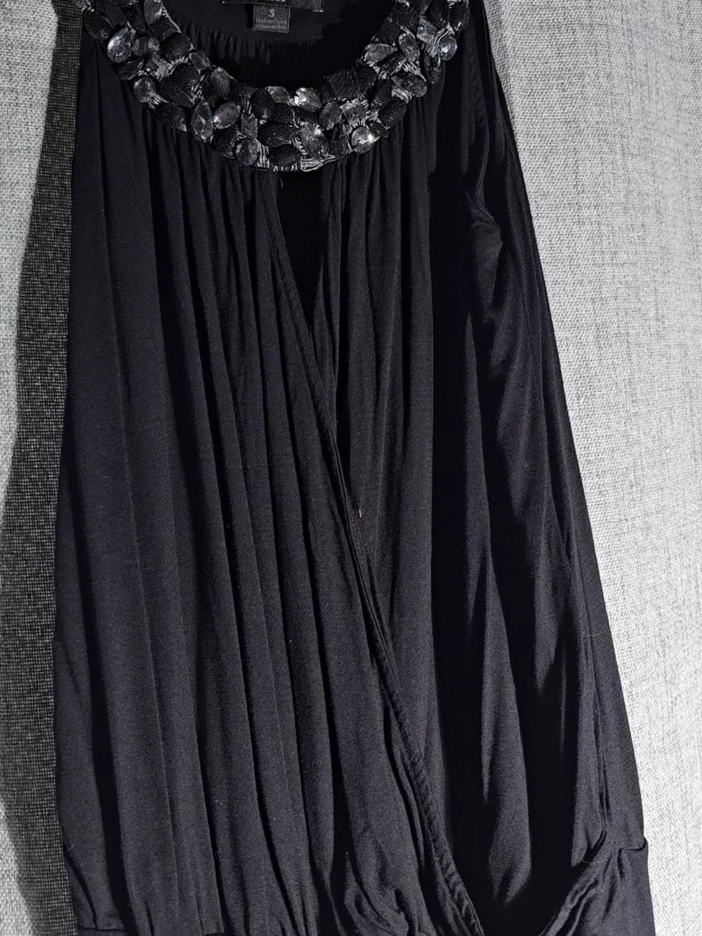 Forever 21 XXI Black Embellished Neckline Sleeveless Blouse Top Size Small